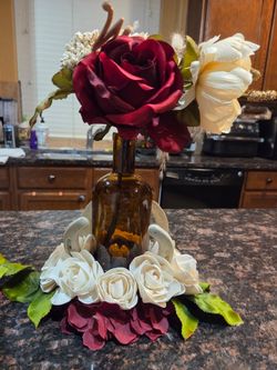 Custom horseshoe centerpieces