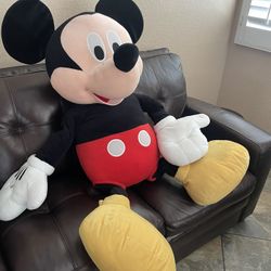 Giant Mickey Mouse 
