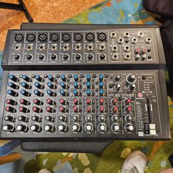 Harbinger L1402FX-USB mixer