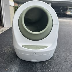 Self Cleaning Litter Box