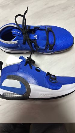Nike Air Zoom Crossover 2 (GS) youth basketball shoe.