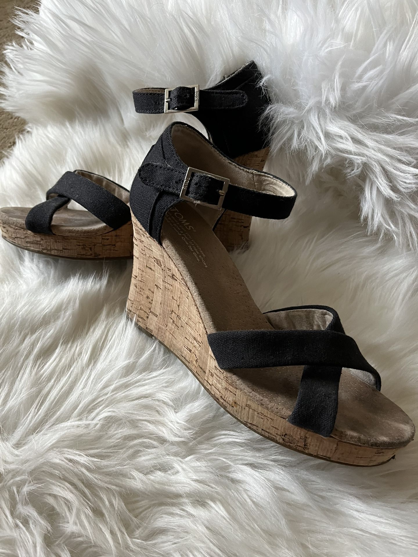 Toms Cork Wedges 8.5 W Black Strappy  Great Condition 