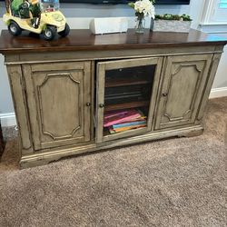 Entertainment CENTER/TV Stand