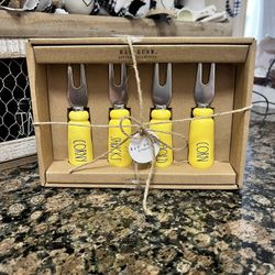 UFS RAE DUNN YELLOW CORN FORKS