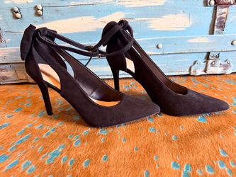 Strappy suede bow back heels