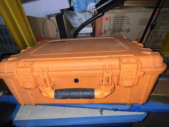 PELICAN Protector Case: 18 1/2 in L x 14 1/16 in W x 6 15/16 in D, Polypropylene, Orange, 0-10 in
