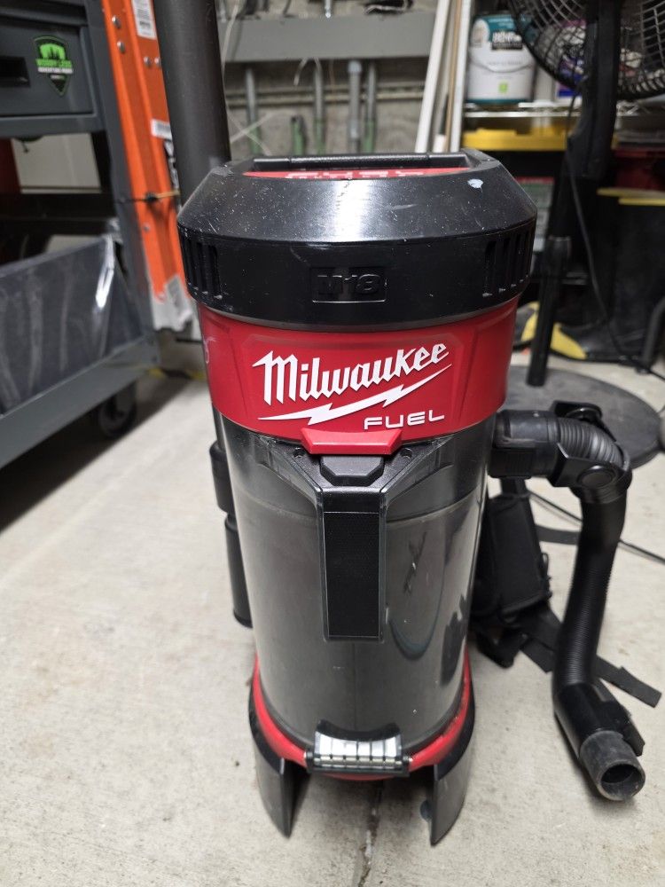 Milwaukee Vacuum Backpack (Tool Only)