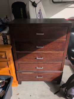 5 drawer dresser FREE