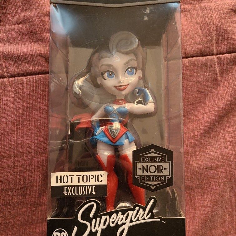 Supergirl Bombshell Figure