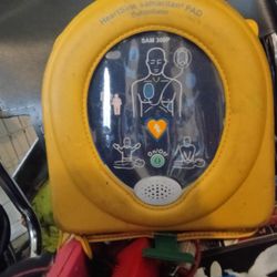 Defibrillator 