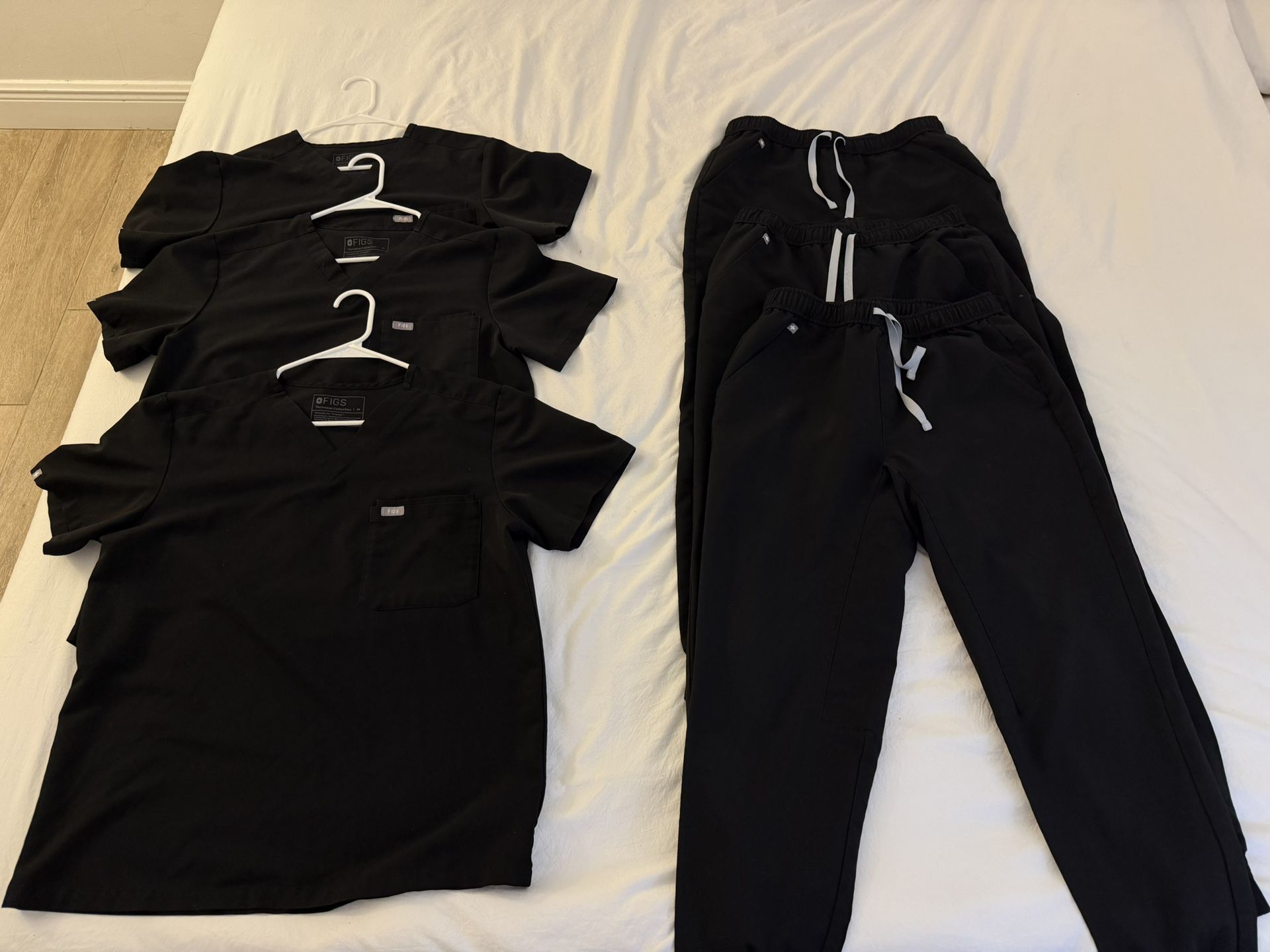 Men’s Black Fig Scrub Sets