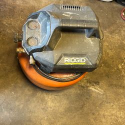 RIDGID 6 Gallon Portable Electric Pancake Air Compressor 