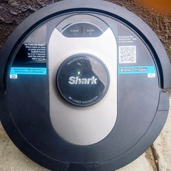 Shark Laser Robot Vacuum (No Base)