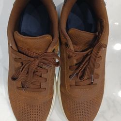 Teen Or Men Shoes 8.m Used 2x Outgrew