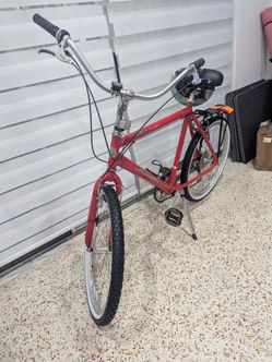 Jamis Boss Cruiser 26" 7 speed Bike/ New  White tires + Helmet