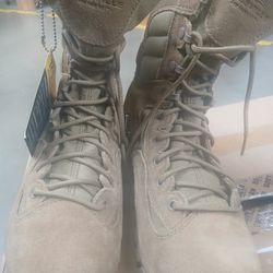 BELLEVILLE. SIze 10W