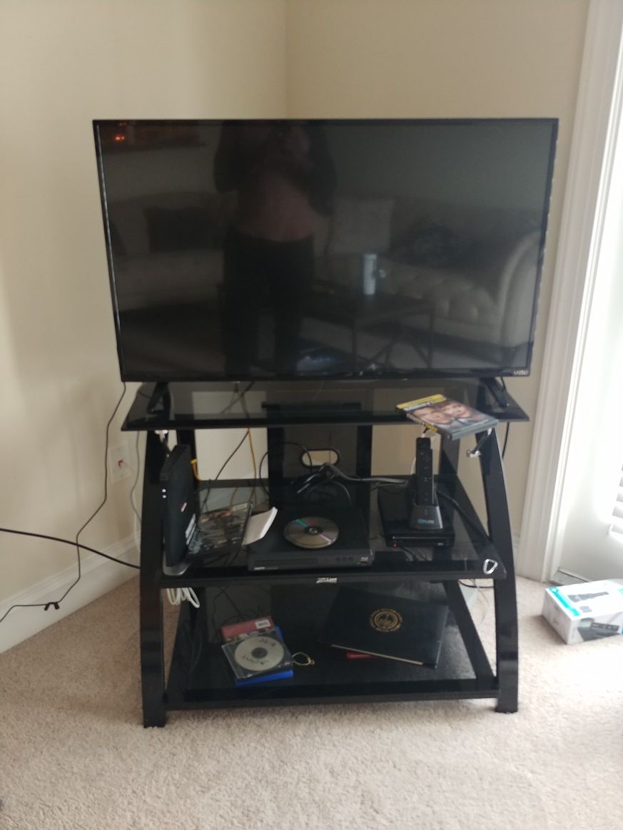Tv and TV stand for sell