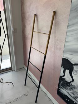 Towel rack