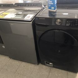 Maytag- Washer/dryer Combo 