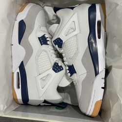 Brand new Jordan 4 Navy Sz 9.5