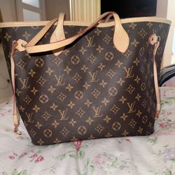 Louis Vuitton Neverfull MM with little pouch