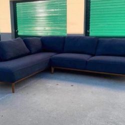 Macy’s Navy Blue Sectional Couch 🛻Delivery Available🛻