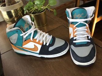 Nike SB 6.0 Oncore High 354704-081 Men's size 8 1/2 (Miami Dolphins scheme)  for Sale in Jacksonville, FL - OfferUp