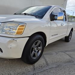 WORK TRUCK ,WORK TRUCK 
2006 Nissan titan
Runs very good
Automatic 
Motor V8
Current tags
CLEAN TITLE title in HAND

OVER 200KXXXXXX MILES
NOT 4X4,NOT