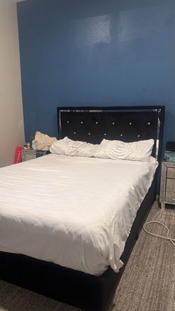 Full size wayfair bed  memory foam & night stands