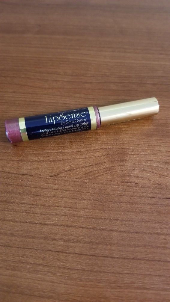 SceneGence Lip Sence Plum like Color!