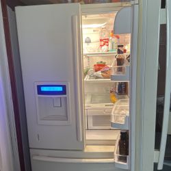 Refrigerator 