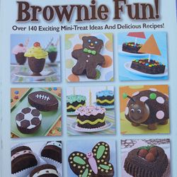 Brownie fun cook and decorating book