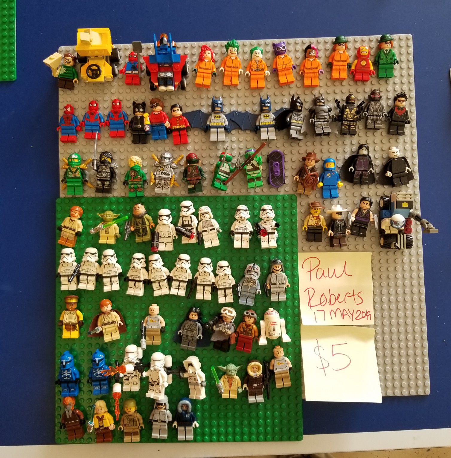 Lots of Lego Minifigures with Star Wars, Harry Potter, Marvel etc. Prices in pictures