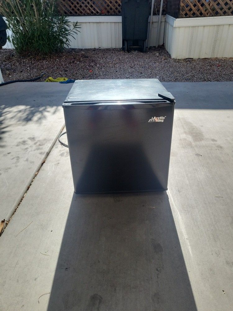 Arctic King Mini Fridge