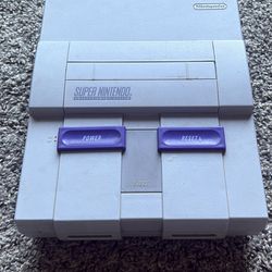 Super Nintendo with 2 controllers WORKING