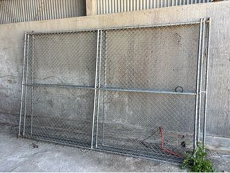 Chain link security panels