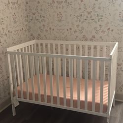 Baby Crib White