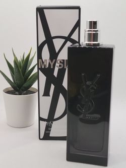 Yves Saint Laurent 

MYSLF Eau de Parfum 

3.3 fl ⭐️ (USED 10-15%)