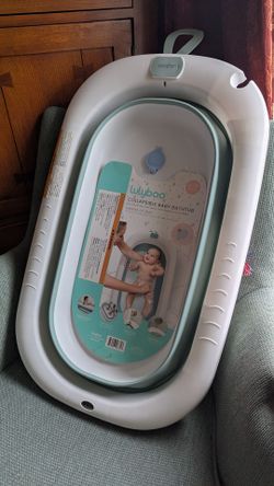 Brand New Lulyboo Collapsible Bathtub 0-18 months