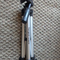 Targus ultralight tripod extendable adjustable height 14"-4.5' aluminum legs, tilt pan leveler compact folding canon camera Sony Nikon Panasonic video