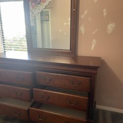 Wooden Drawer W/ Mirror !!READ DESCRIPTION!!