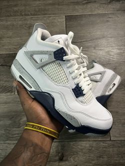 Jordan 4s "Midnight Navy"