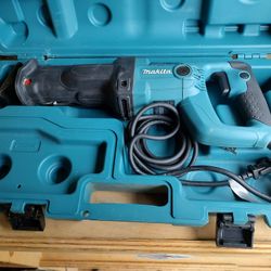 Electric Makita Saw 