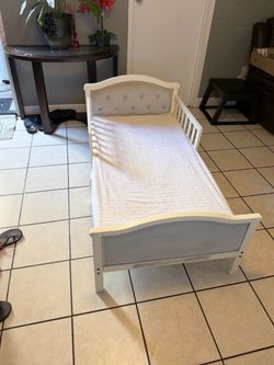 Toddler bed