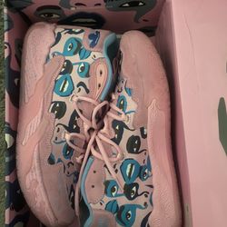 Melo Pumas Size 11