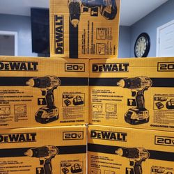 Dewalt Hammer Drill Kit Baterie 5.0 Charger Included And Bag $150