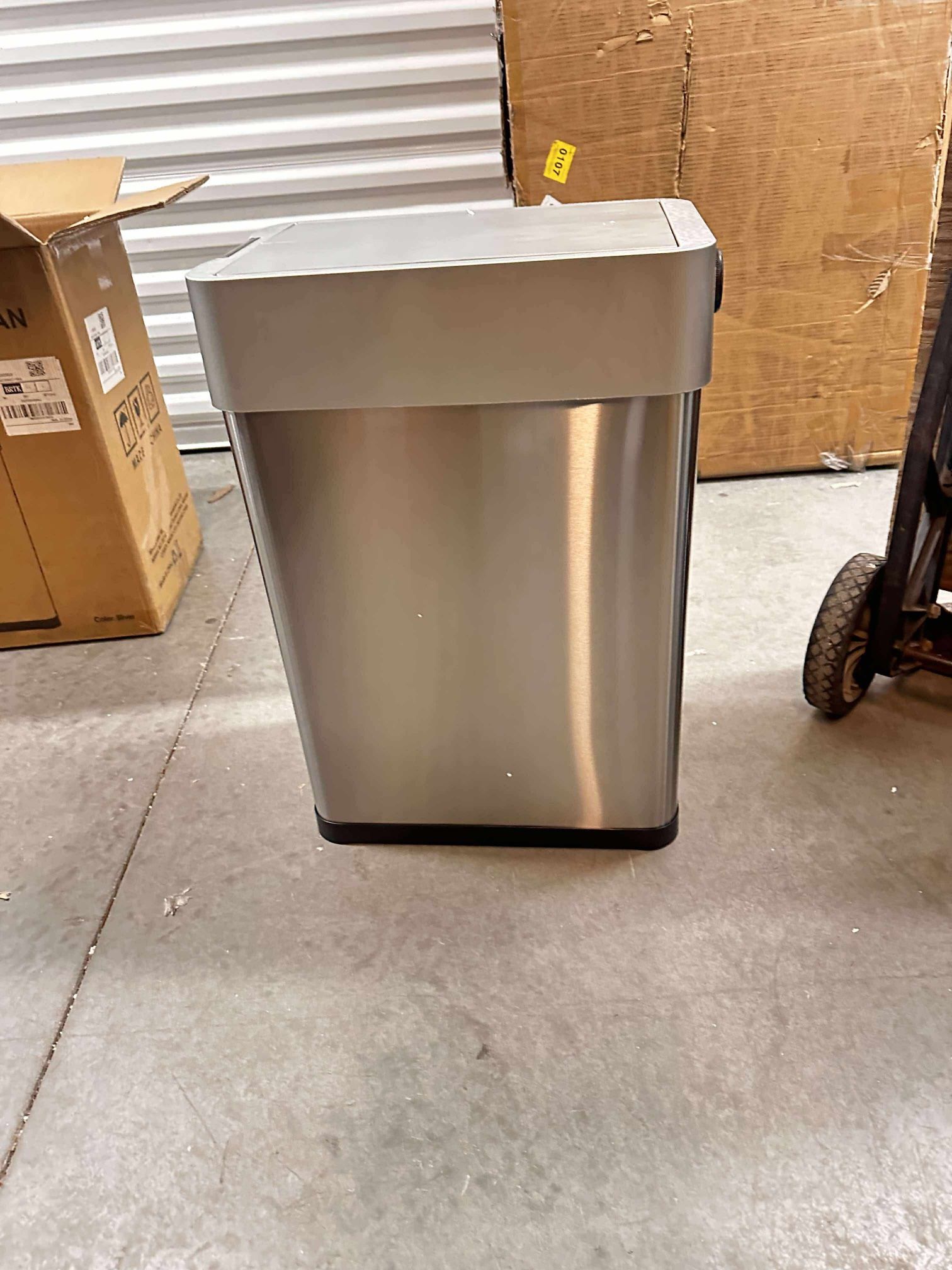 13 Gal. / 49 Liter Stainless Steel Wings Sensor Lid S-16