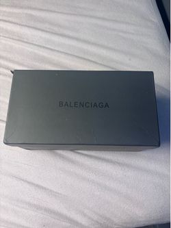 Balenciaga side