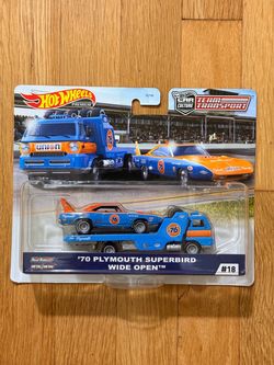 Hot wheels team transport 70 Plymouth Superbird
