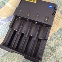 4 Channel Battery Charger Li-ion / Ni-cd